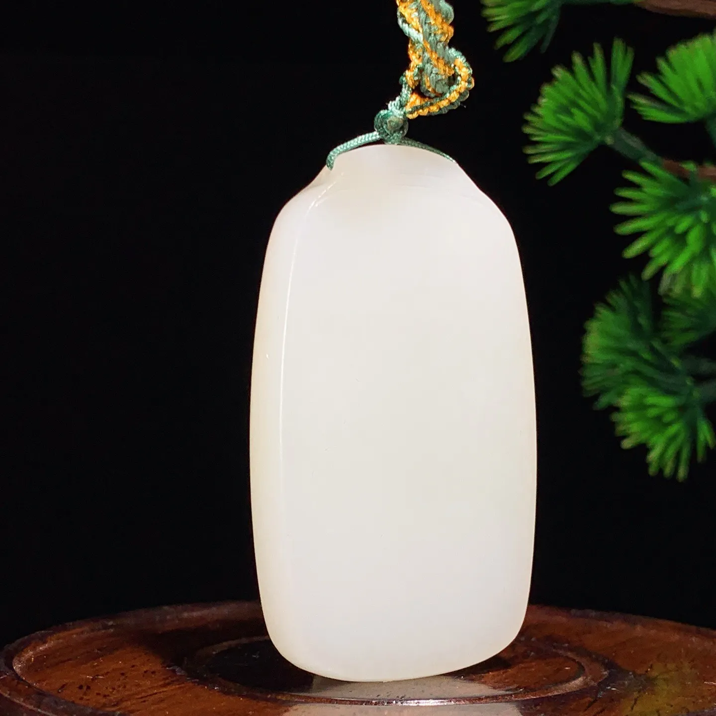 新疆和田玉羊脂白玉挂件 尺寸55/34/7重33.1克，玉质细腻油润 底色纯净 脂粉好，品质好！lt