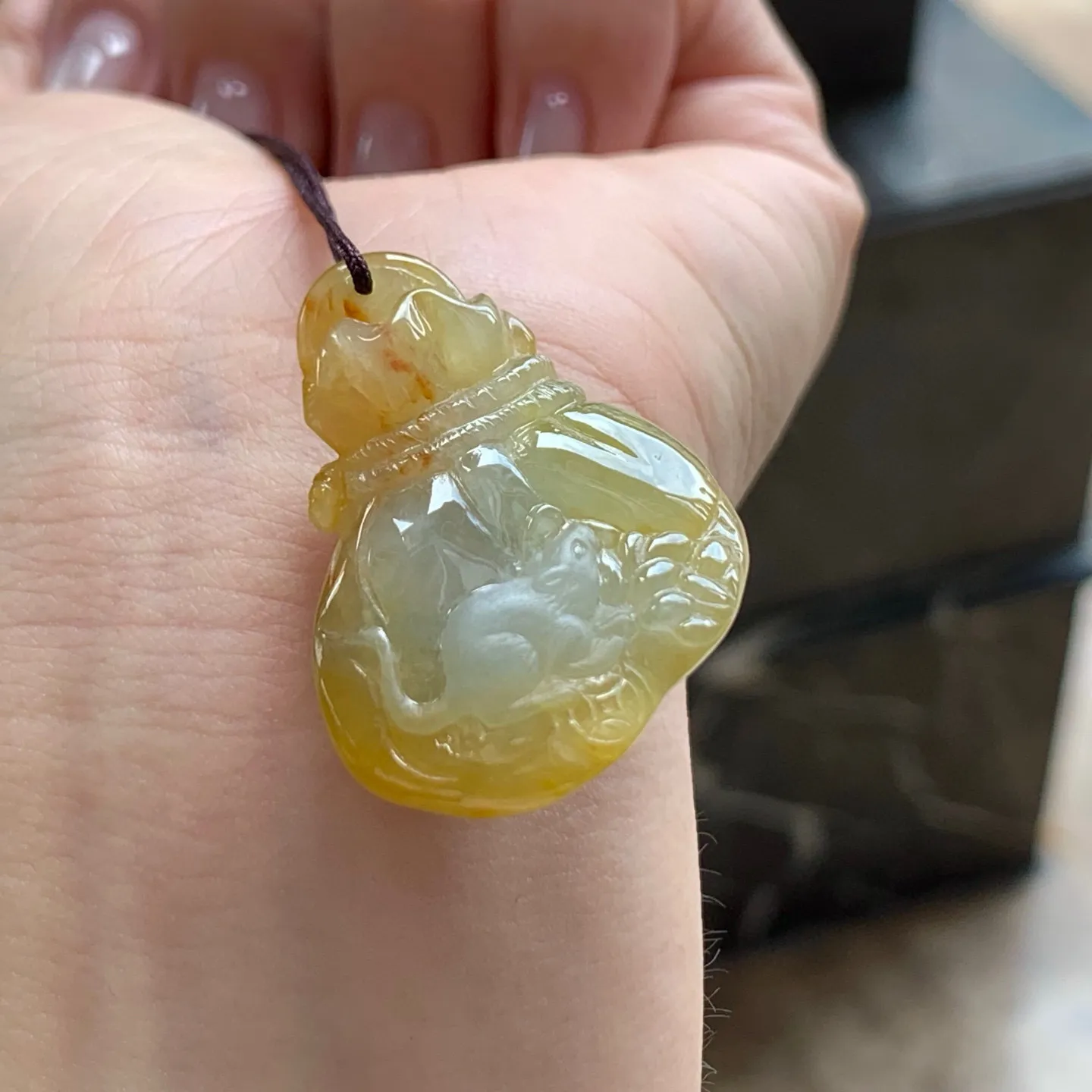 黄翡钱袋子
细腻独特
