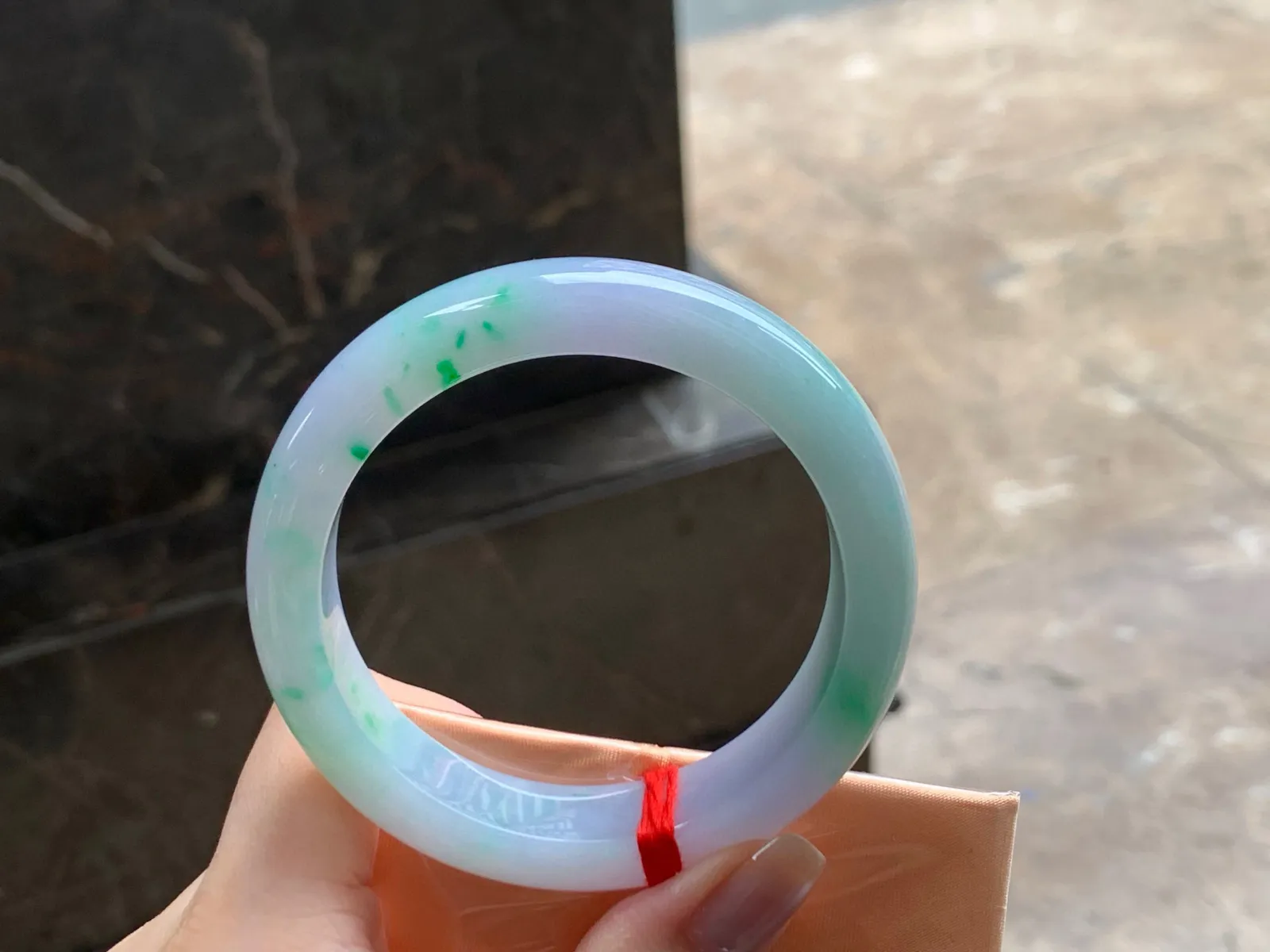 春彩手镯
细腻56/14/8.8mm