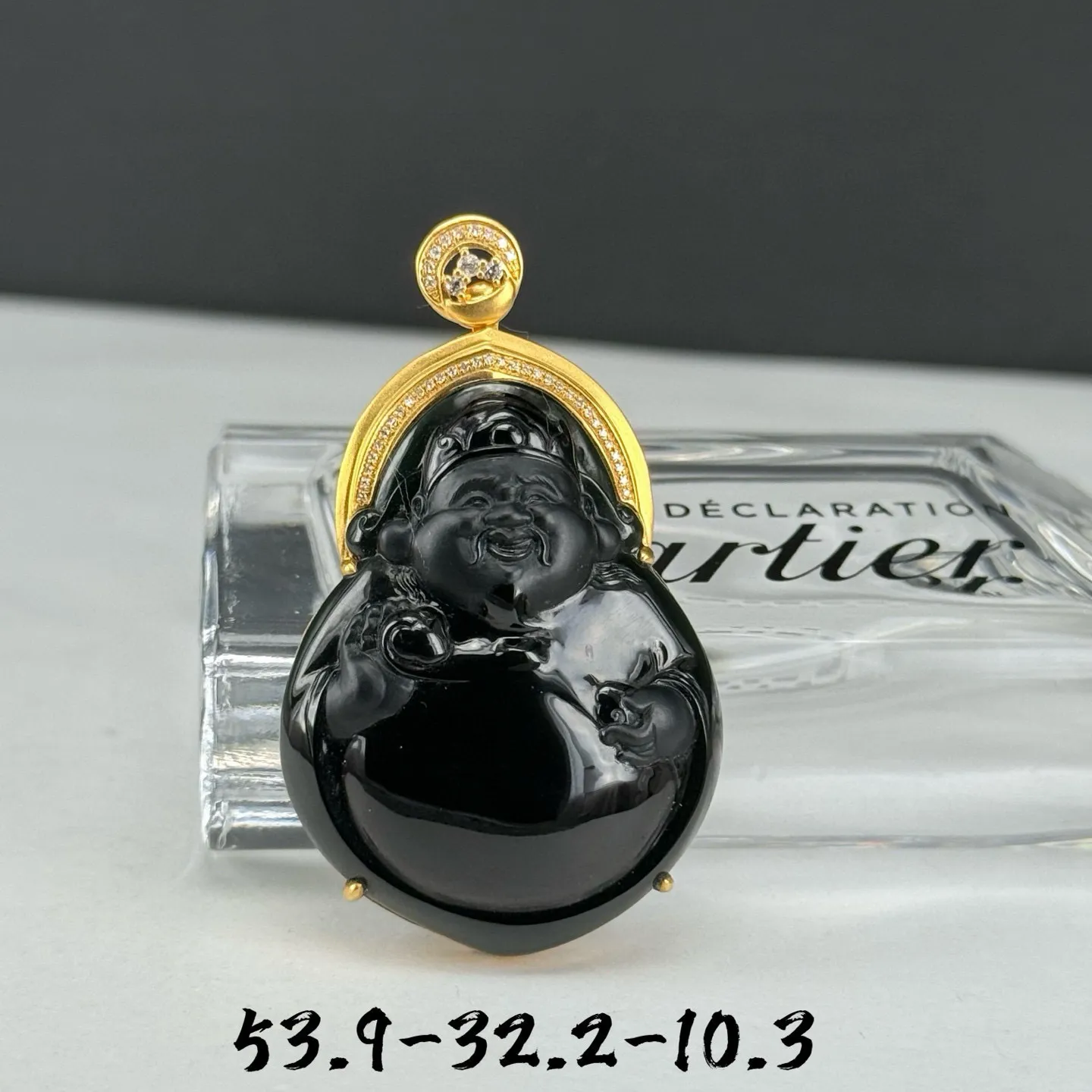 精品18k墨翠财神 种好色正 黑度极好 打灯通透油性十足 尺寸53.9