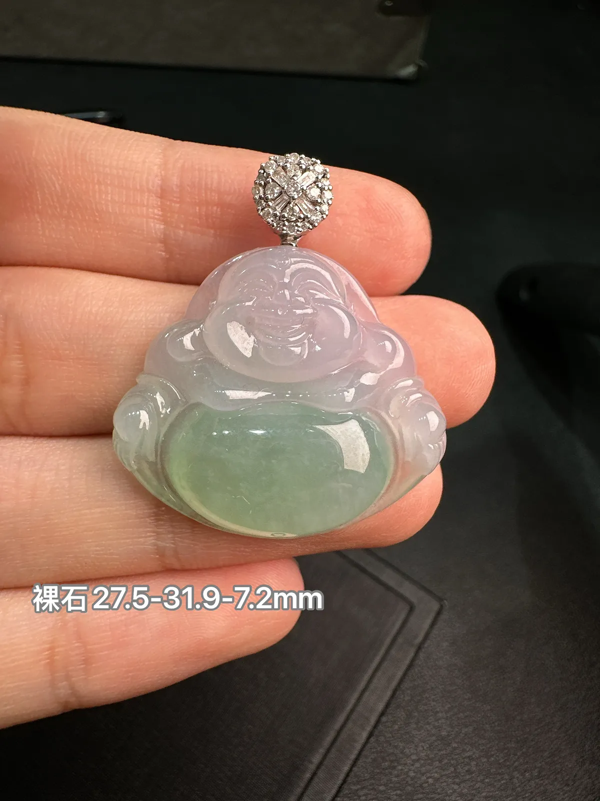 天然缅甸a货翡翠18k金镶嵌
飘绿佛公吊坠lf123