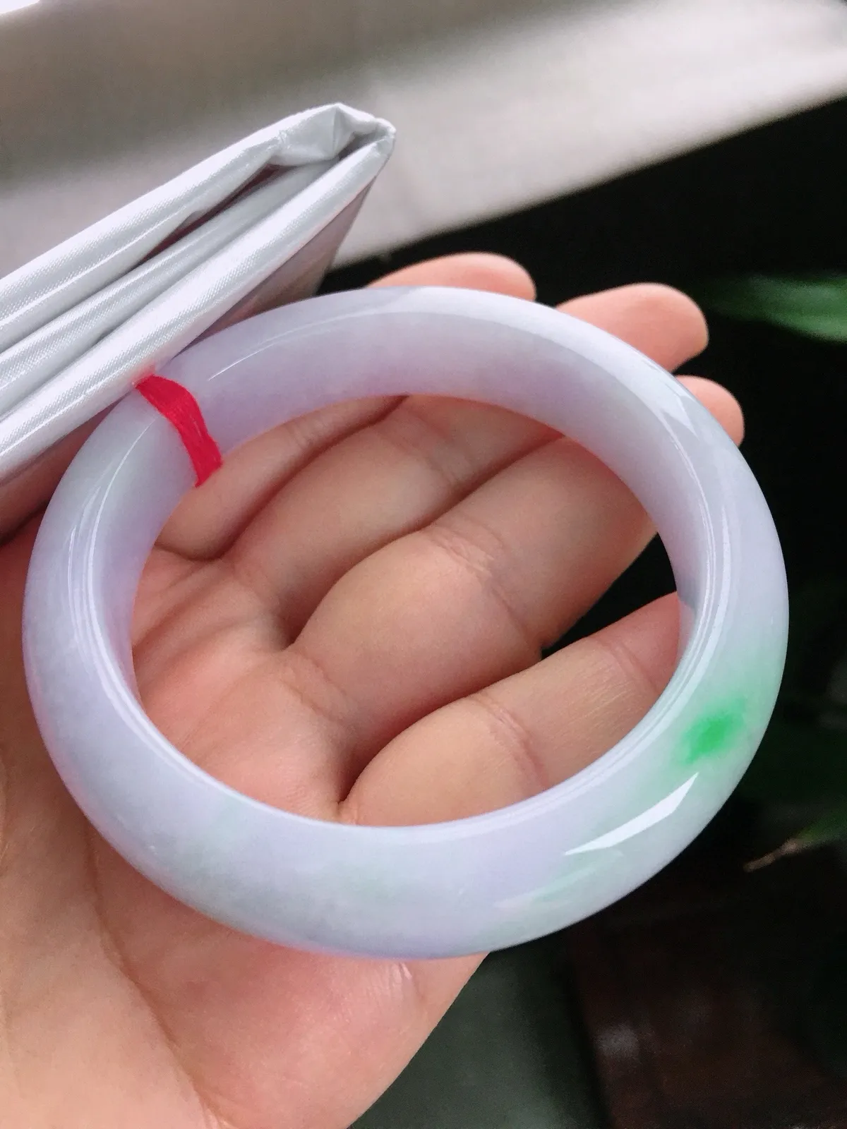 圈口60，正圈手镯，大圈口，飘色花，玉质冰润，尺寸60-14.5-9.3mm