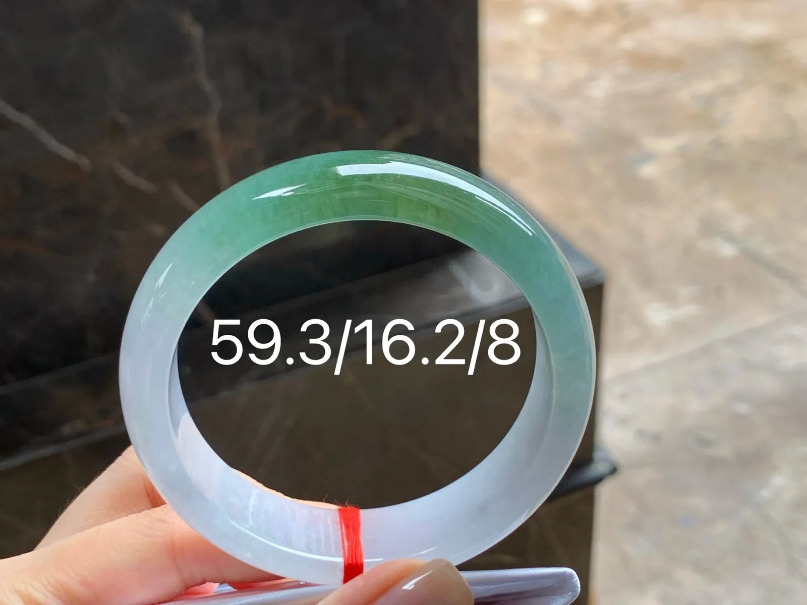 宽版手镯
水润独特 59.3/16.2/8mm