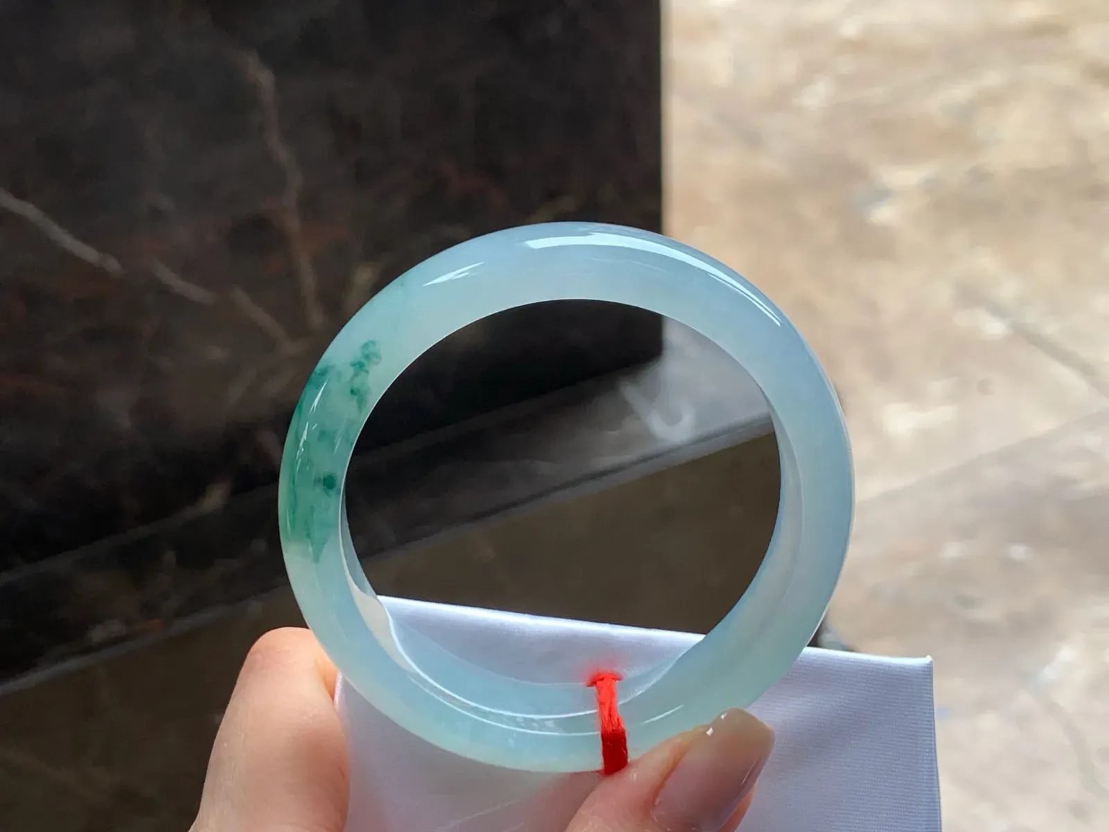 冰飘花手镯
水润53/12.6/8mm