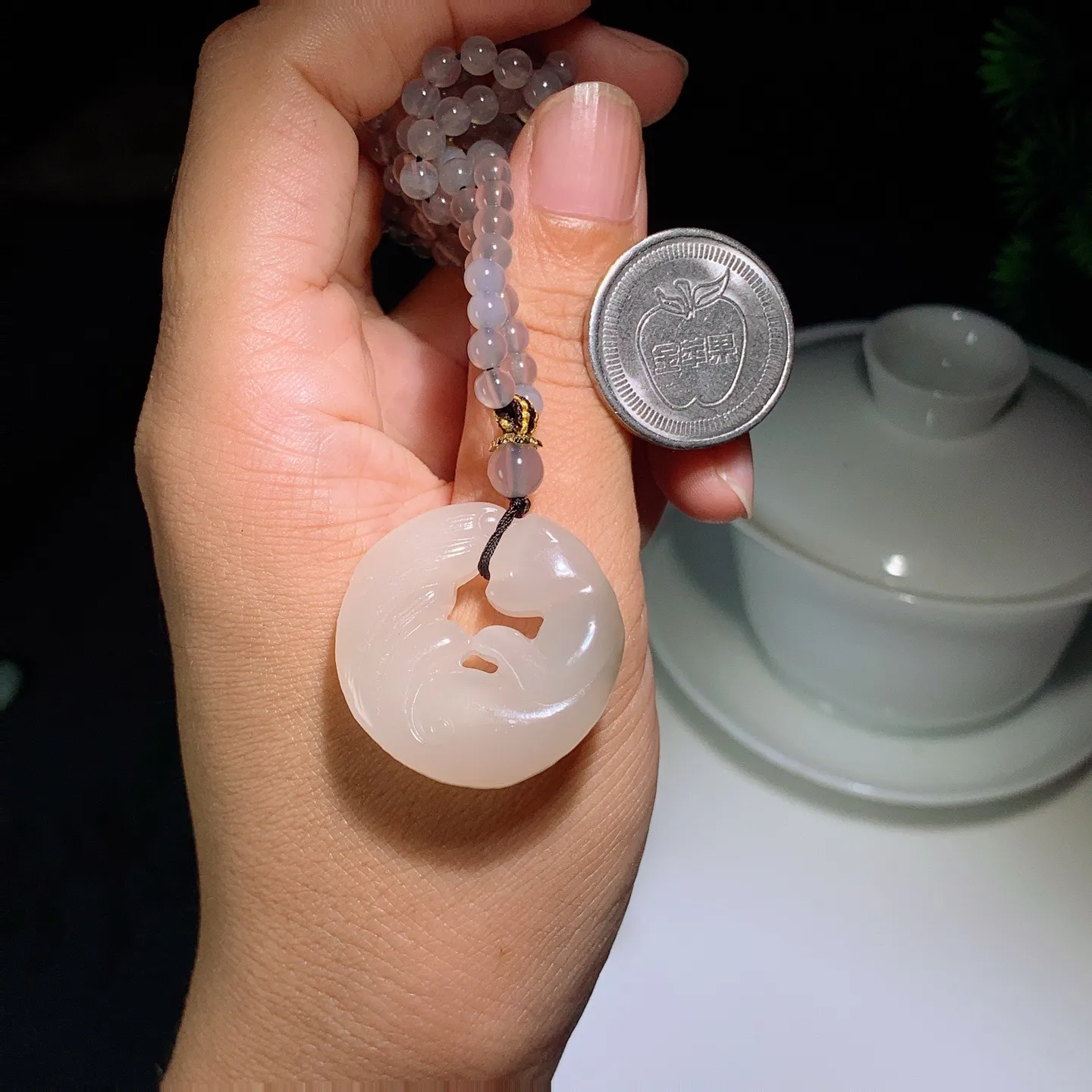 和田玉藕粉聪明伶俐狐狸挂件 尺寸30/7链子尺寸4重28克，玉质细腻油润 底色纯净 脂粉好，品质好！lt2507010