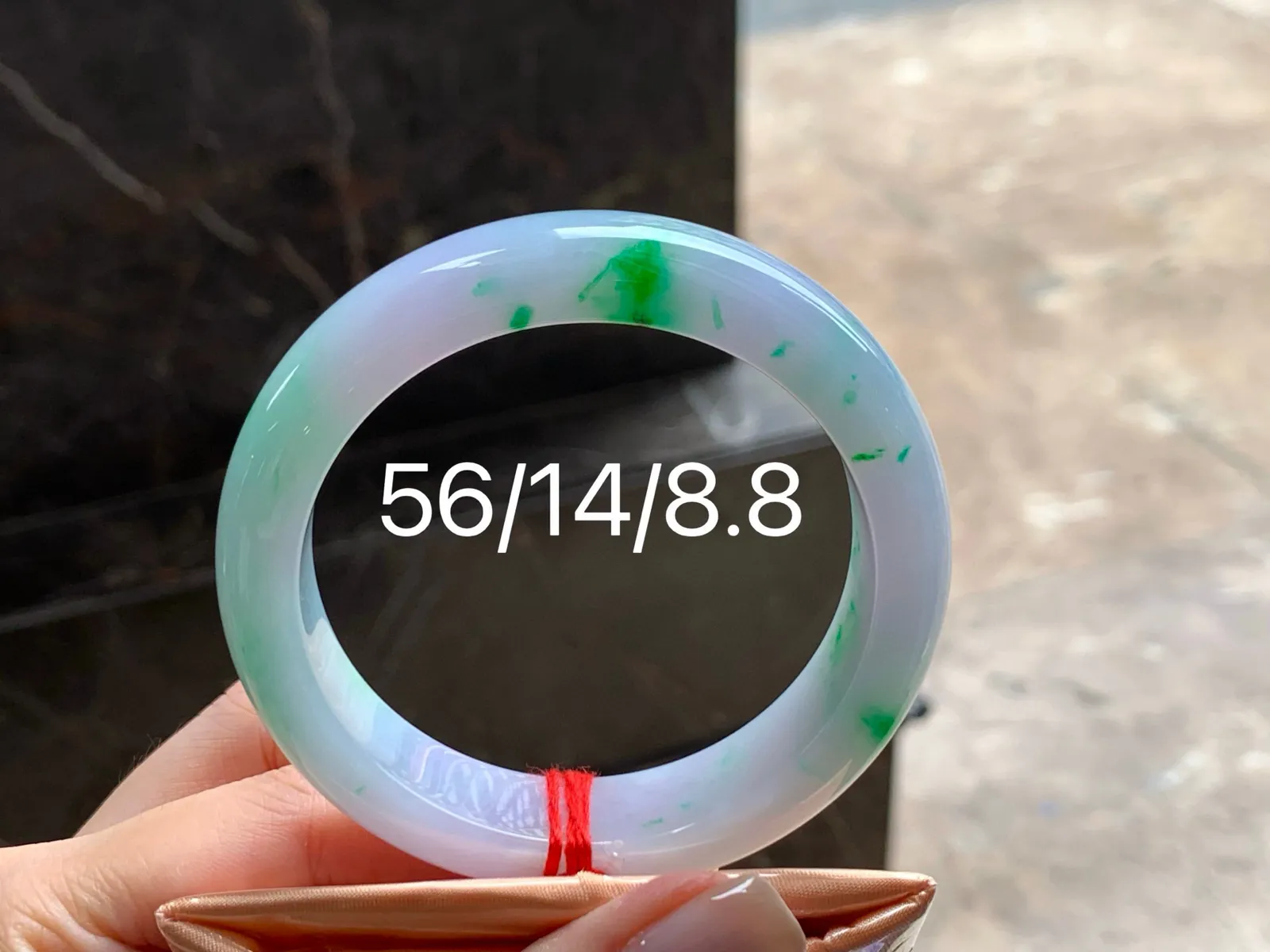 春彩手镯
细腻56/14/8.8mm