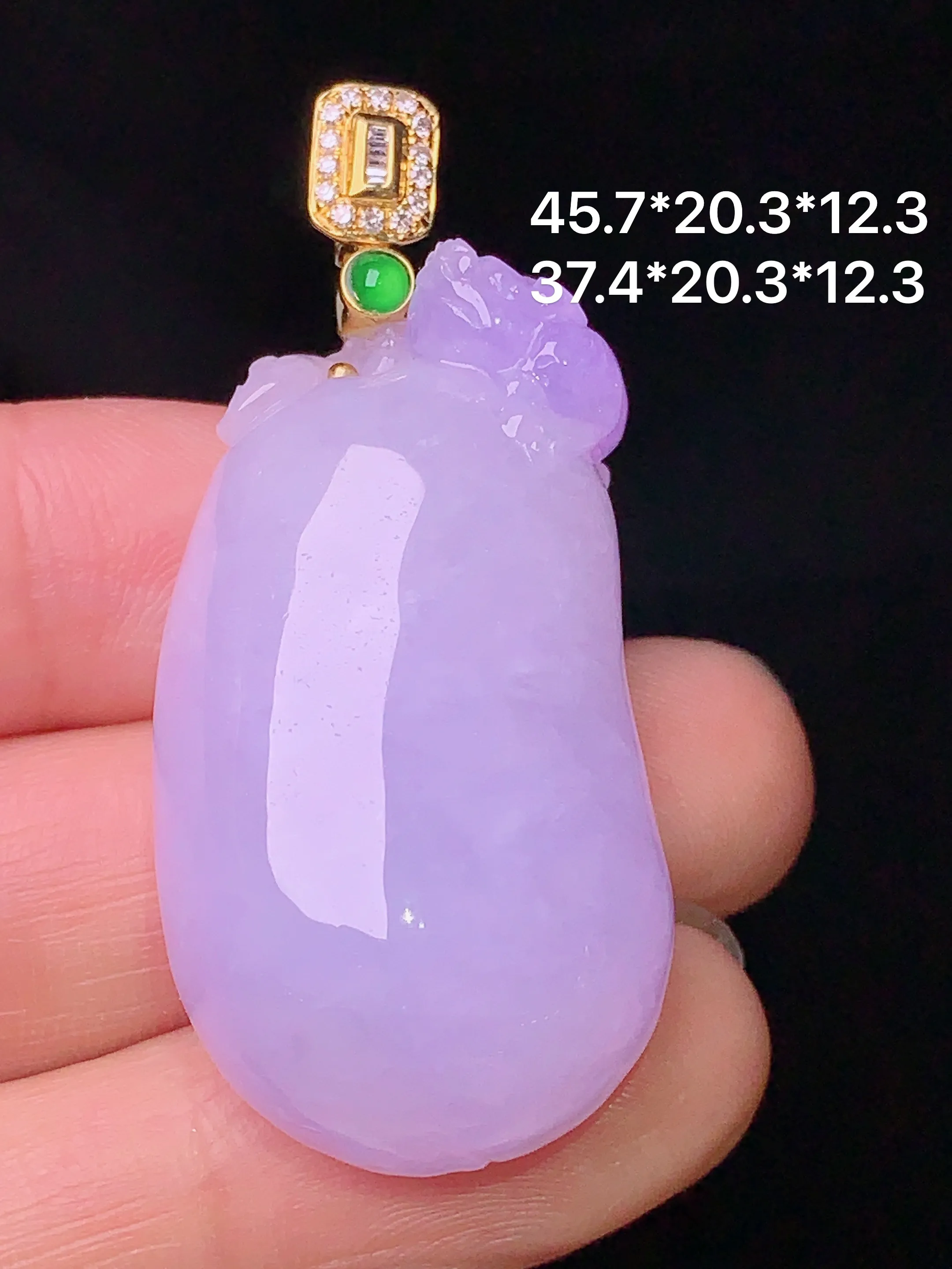 18k金钻镶嵌紫罗兰福瓜吊坠 玉质细腻 水润亮眼 整体尺寸45.7*20.3*12.3