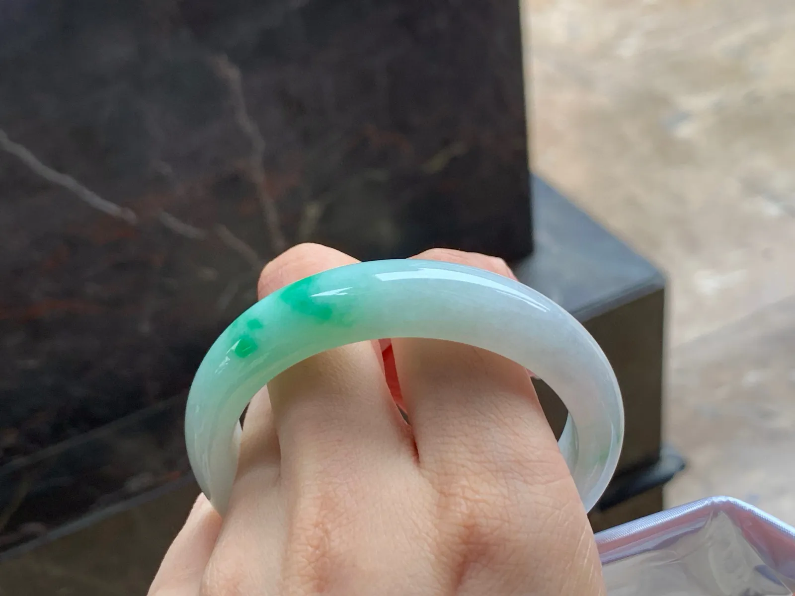 带色手镯
干净清爽 54.6/12.6/8mm