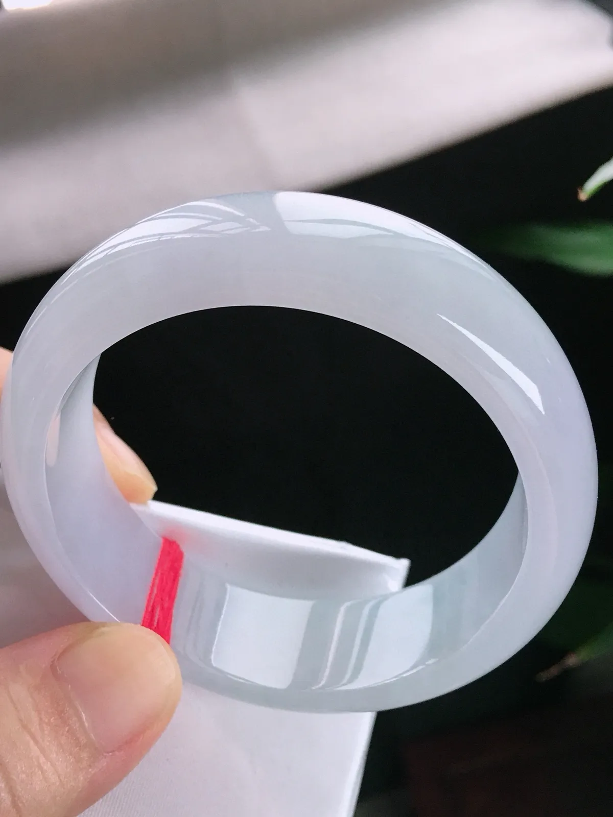 圈口55.1，正圈手镯，白冰，玉质冰润细腻，宽版，尺寸55.1-18.1-7.8mm