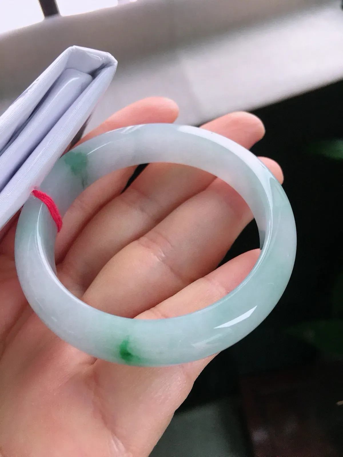 圈口51.7，正圈手镯，小圈口，飘色花，玉质水润，尺寸51.7-12.5-7.5mm