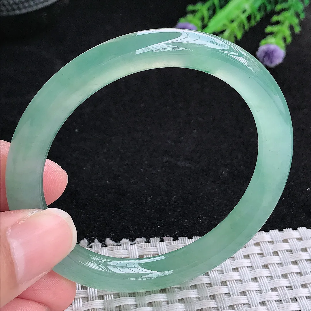 自然光54.5/8.3/8.6老坑冰种果冻胶冰晴满绿圆条手镯玉镯平安镯美人镯