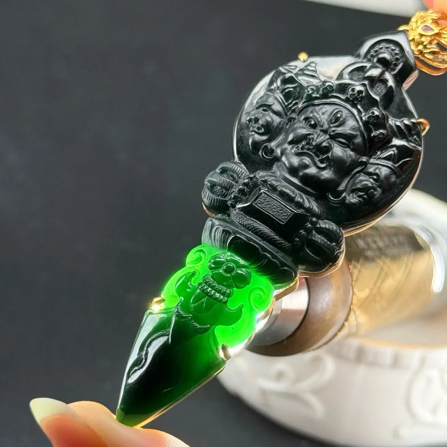 精品18k墨翠降魔杵 种好色正 黑度极好 打灯通透 油性十足 尺寸85