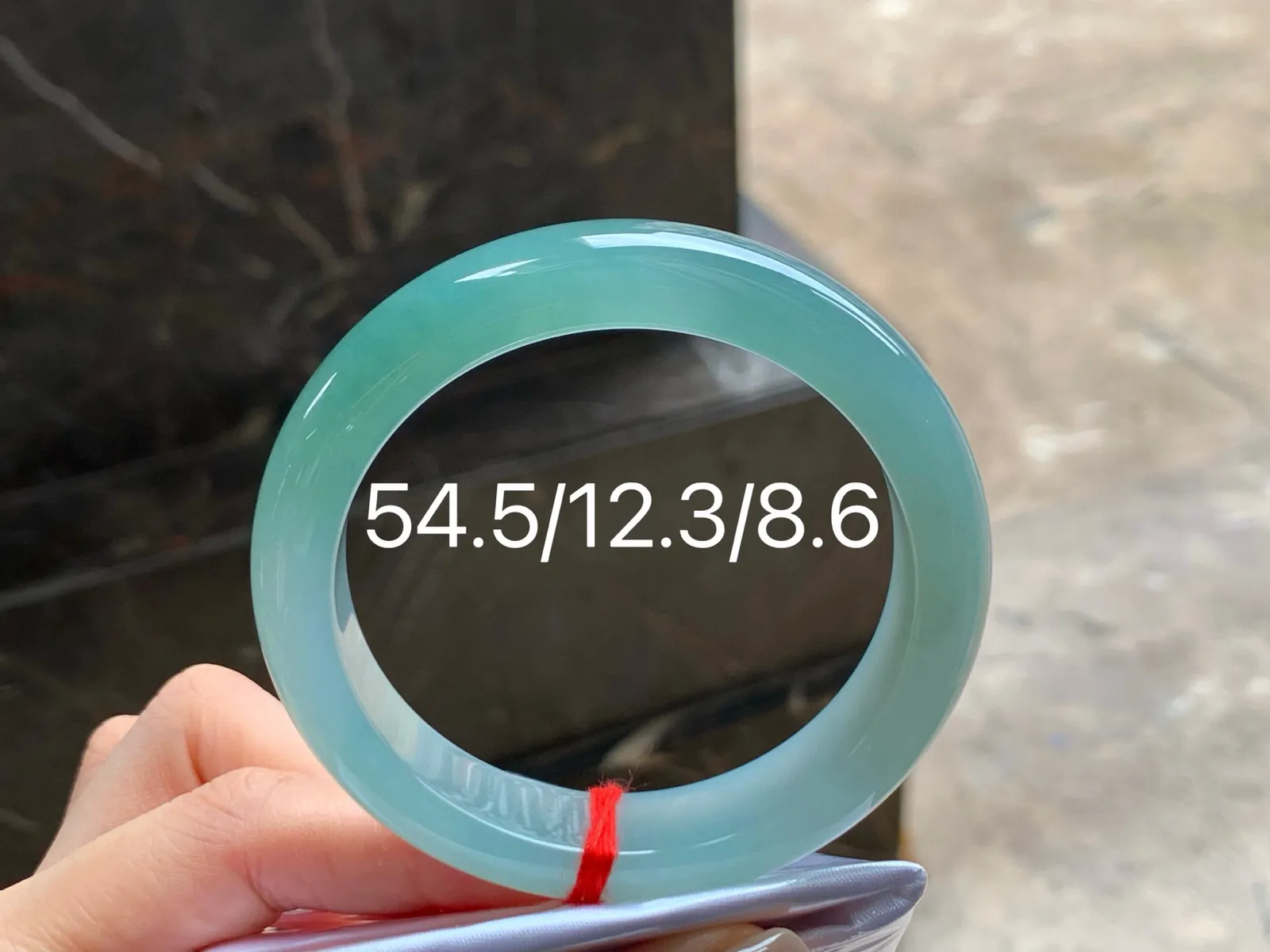 冰晴手镯
底色漂亮 54.5/12.3/8.6mm