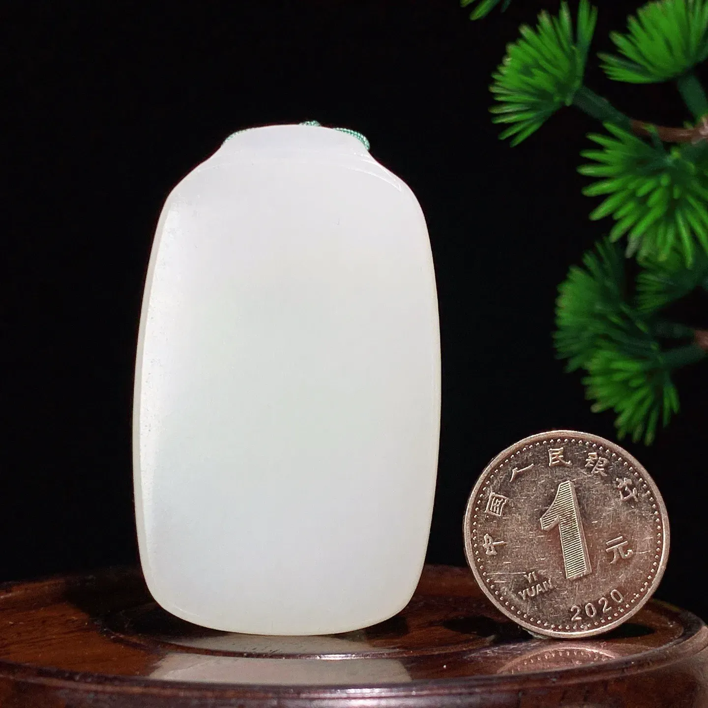 新疆和田玉羊脂白玉挂件 尺寸55/34/7重33.1克，玉质细腻油润 底色纯净 脂粉好，品质好！lt250711