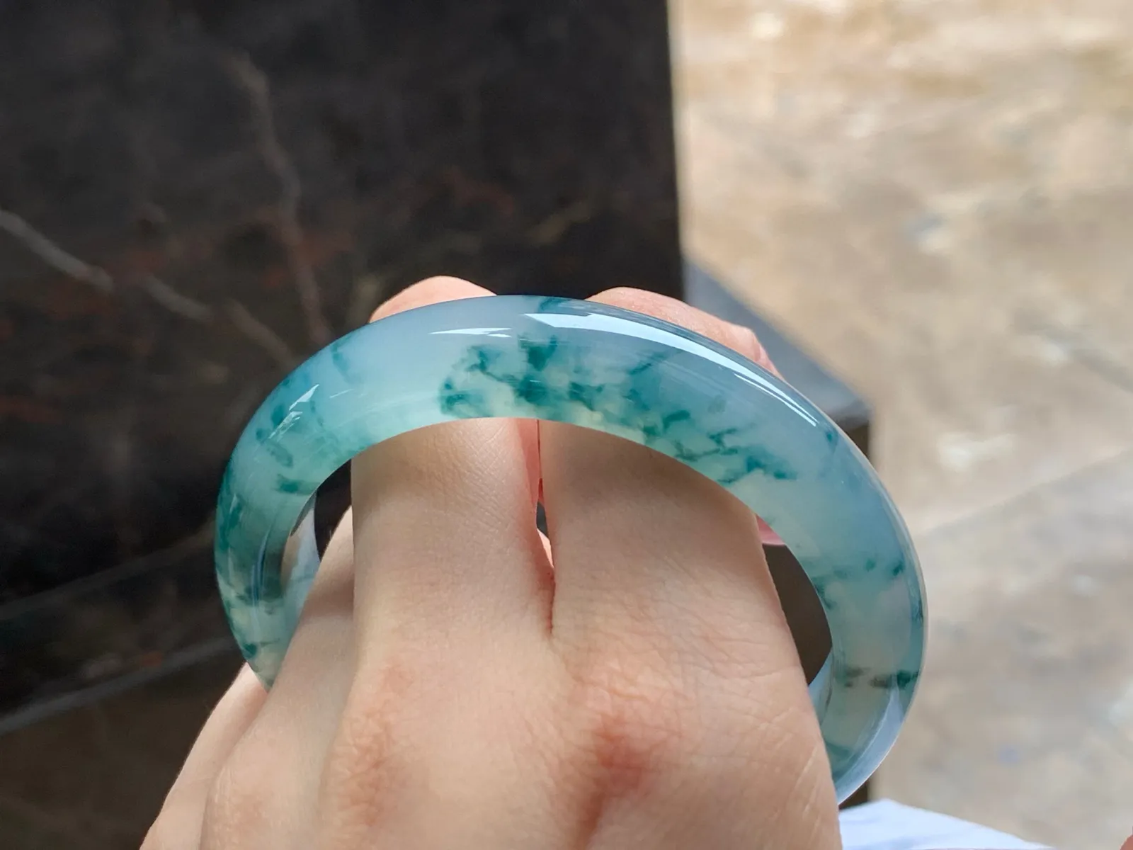 冰种飘花手镯
种好水足 55/12.2/8.6mm