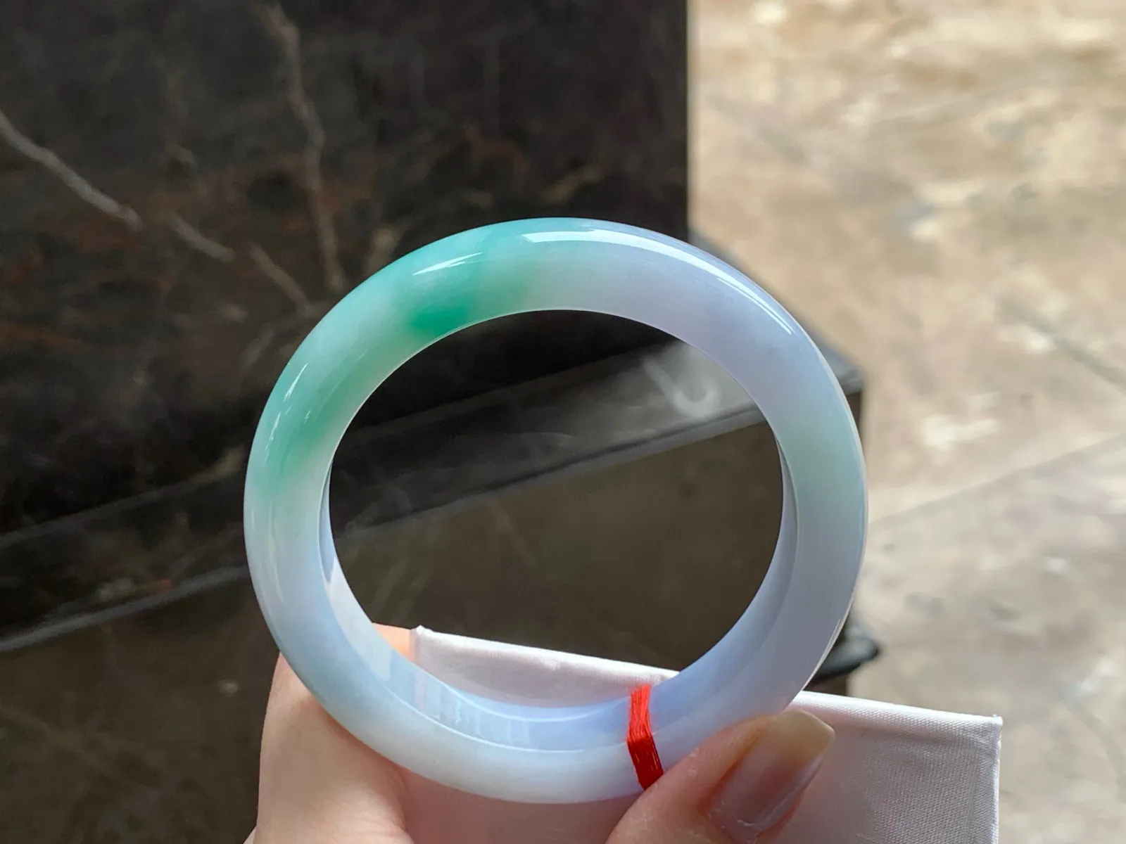 春彩手镯
玉质细腻 55/12/9mm