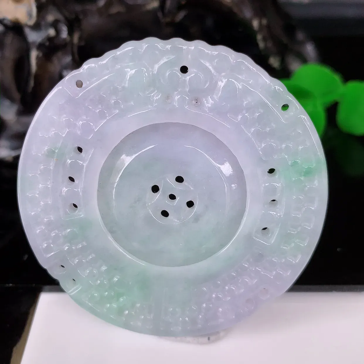 自然光实拍，冰润春带彩翡翠时来运转吊坠，种老水足，雕工精湛 ，寓意美好，佩戴时尚出众！#57.12