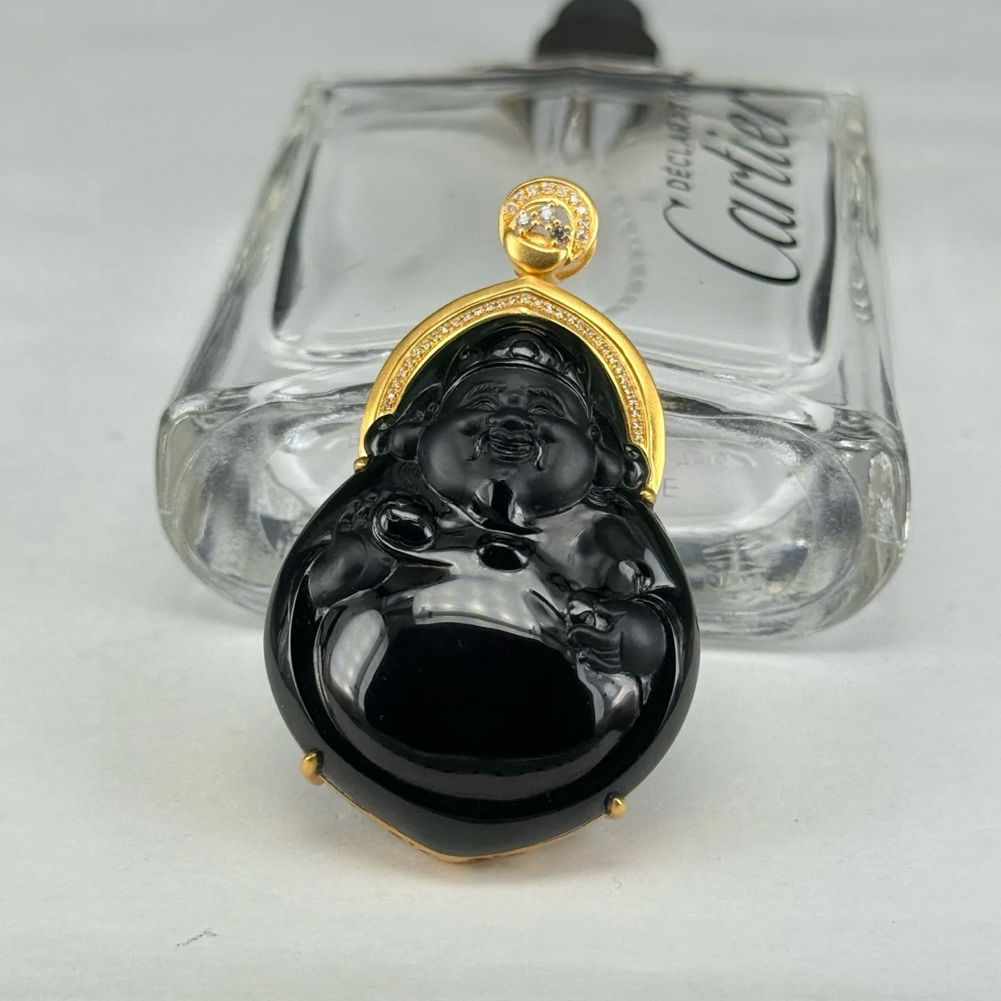 精品18k墨翠财神 种好色正 黑度极好 打灯通透油性十足 尺寸53.9