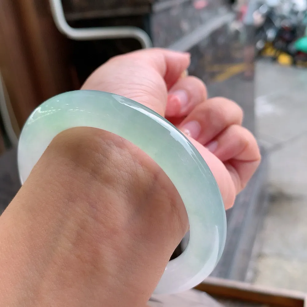 圆条冰玻甜绿 无瑕 尺寸:53.6/11/10.7 胶感十足🥰🥰