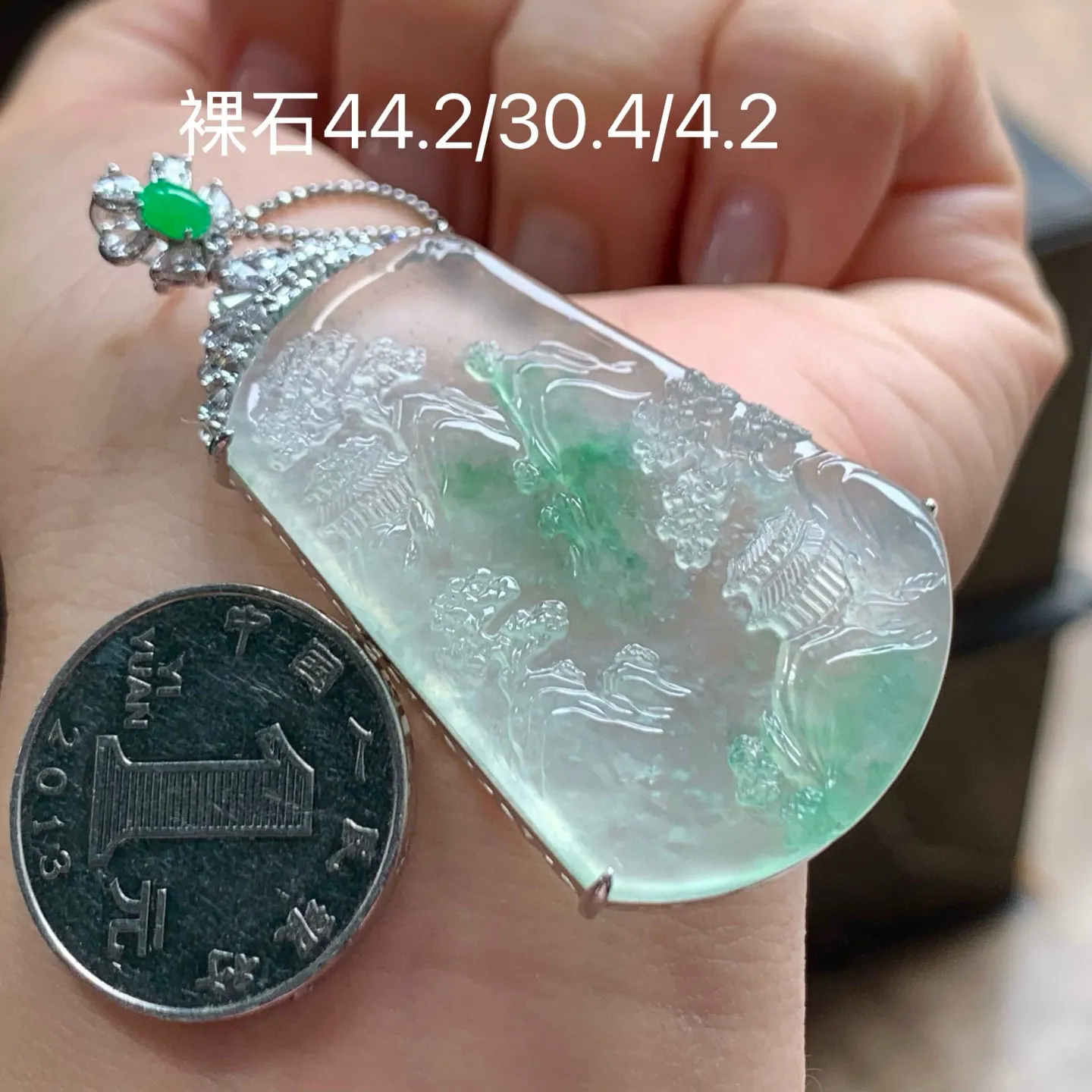 冰种色花山水牌
种老 真金镶嵌