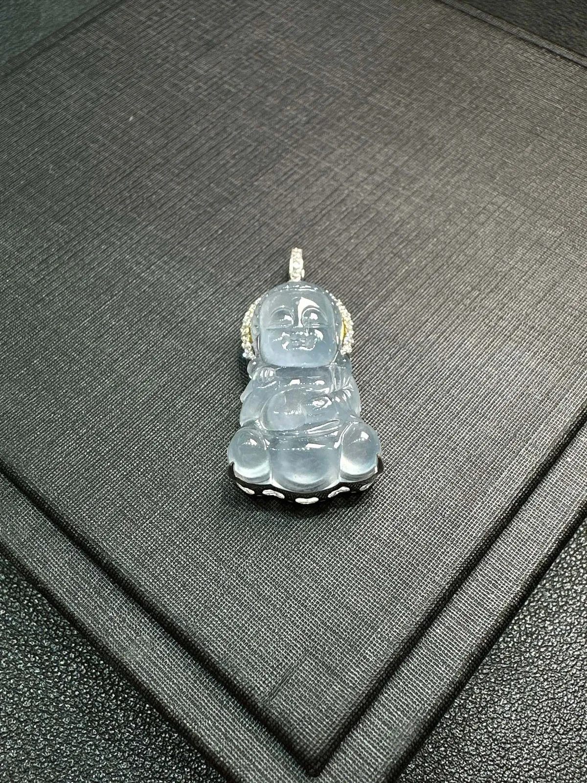 天然缅甸Ａ货翡翠18k金镶嵌
白冰菩萨吊坠lf123
