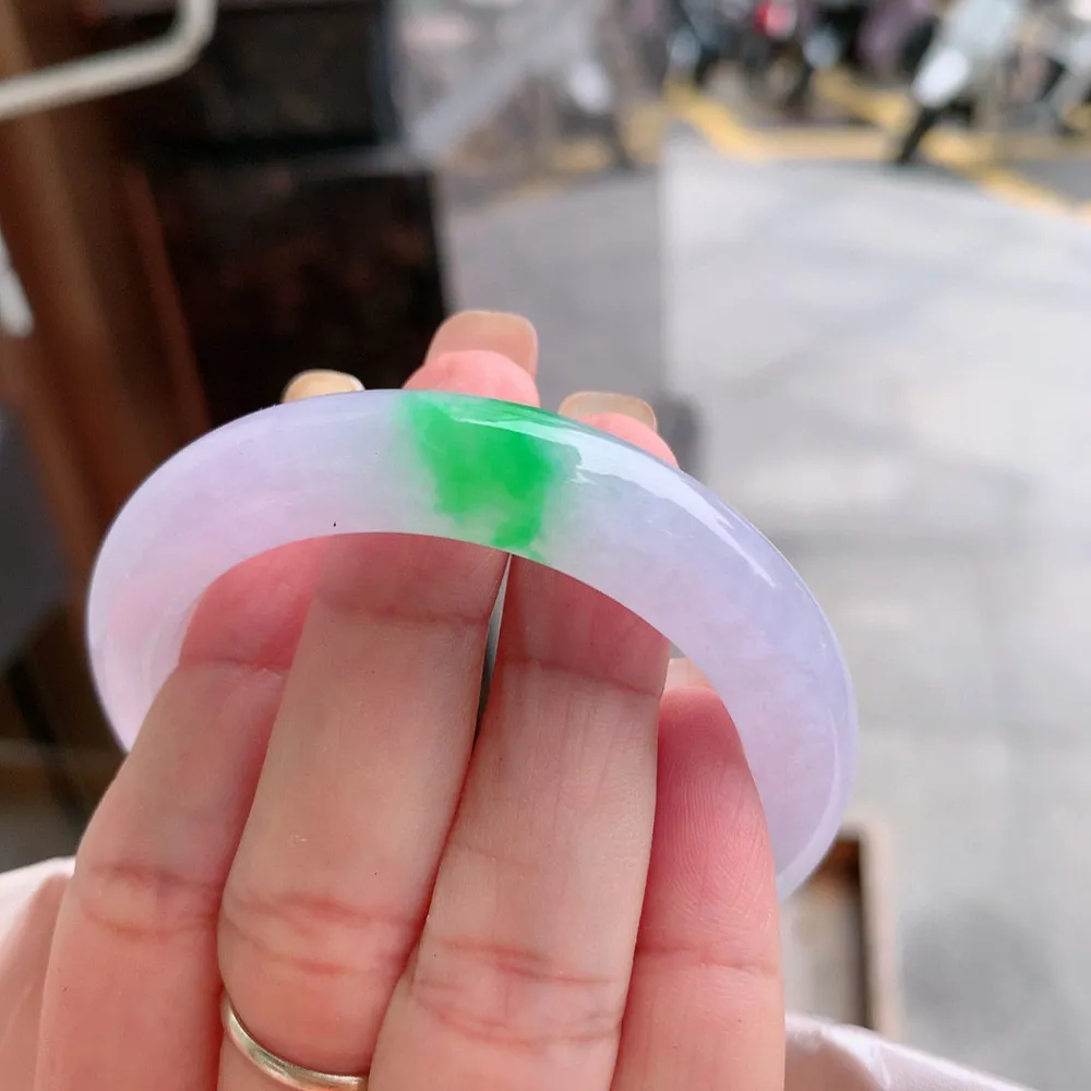 正圈满色冰春彩 一丝皮纹 尺寸:50.9/10.2/8.7 种色兼备