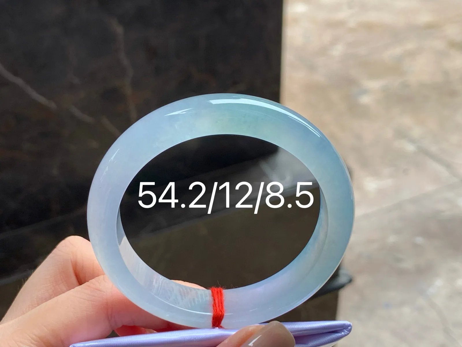 冰种手镯
种老水足 54.2/12/8.5mm