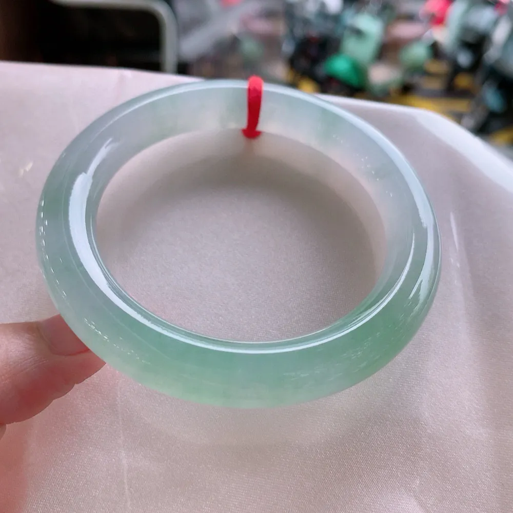 圆条冰玻甜绿 无瑕 尺寸:53.6/11/10.7 胶感十足🥰🥰