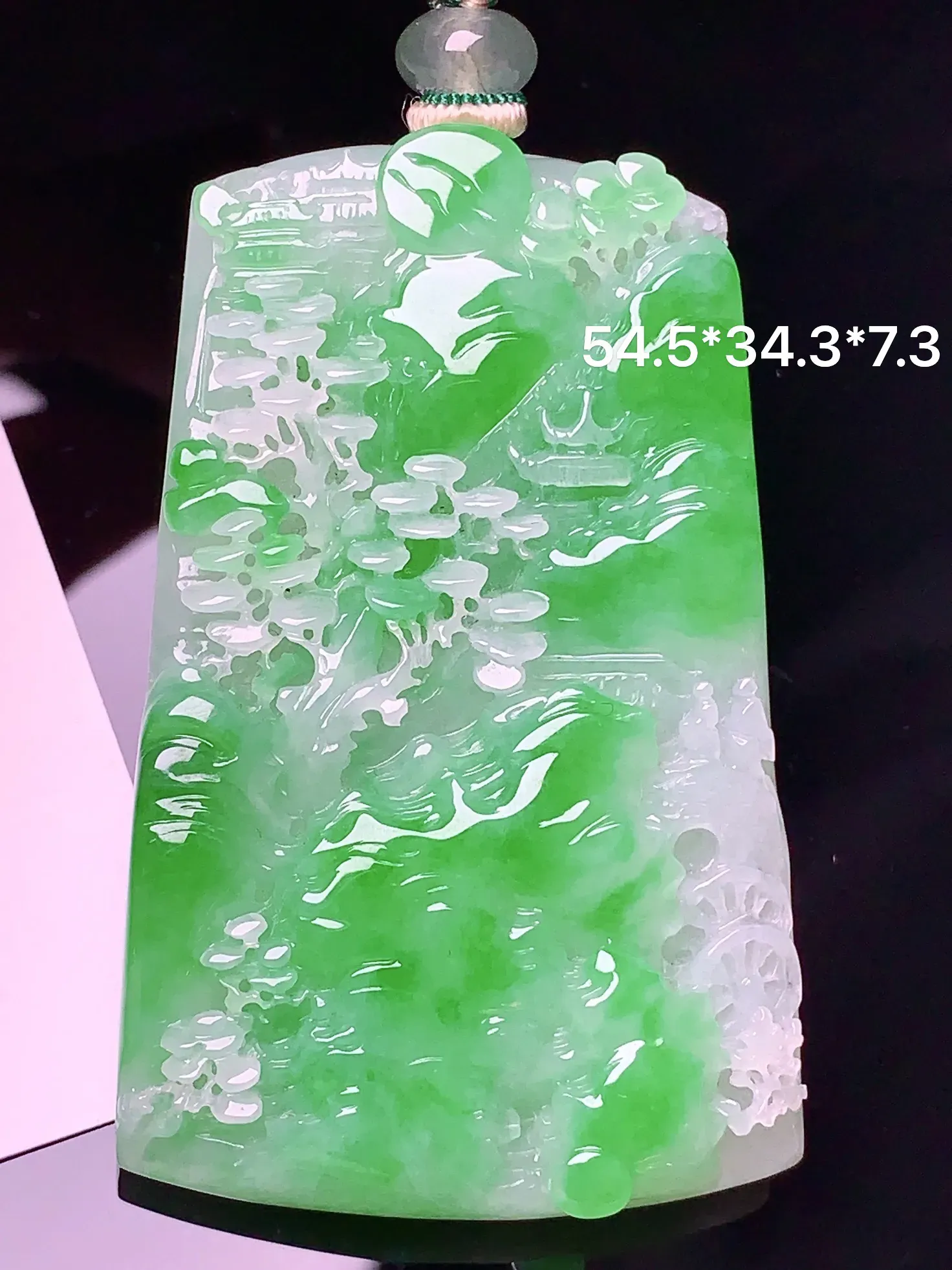 18k金钻镶嵌飘绿山水吊坠 玉质细腻 水润亮眼 整体尺寸54.5*34.3*7.3