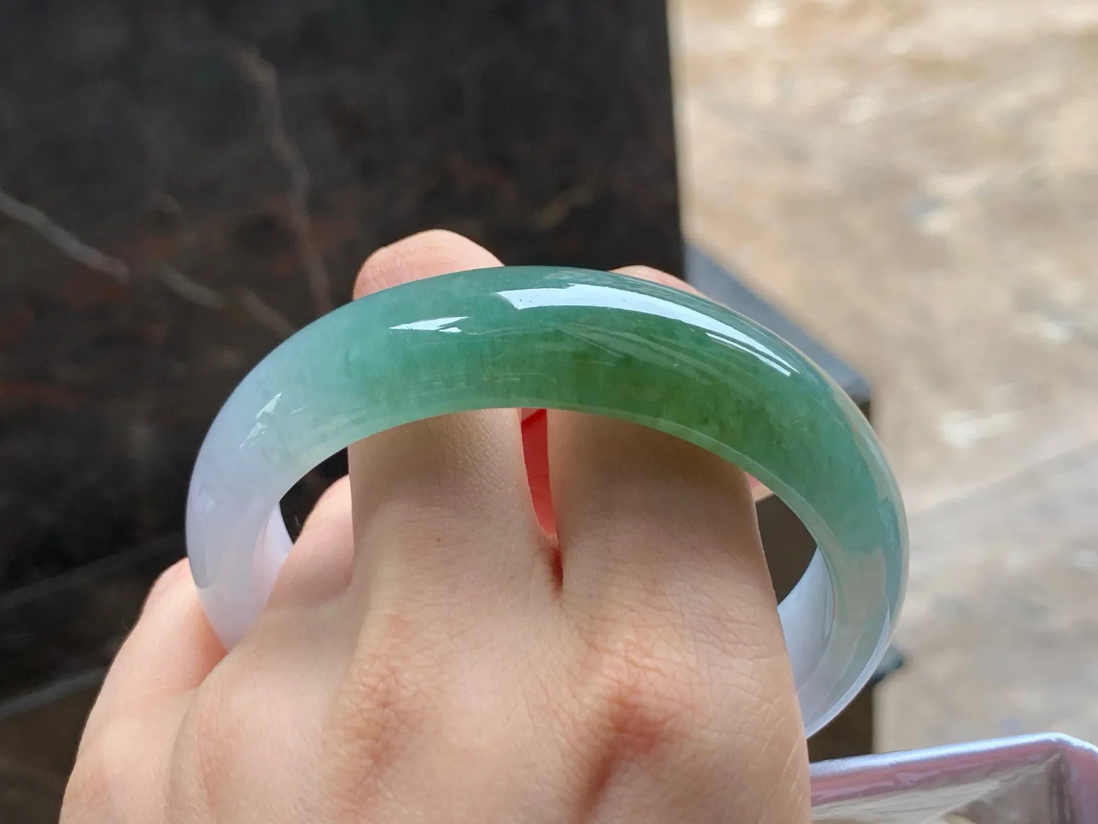 宽版手镯
水润独特 59.3/16.2/8mm