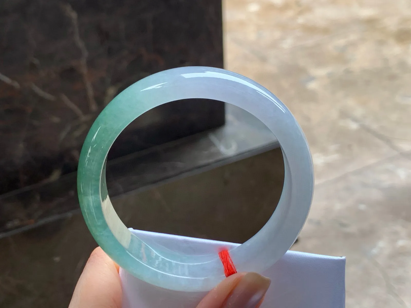 宽版手镯
水润独特 59.3/16.2/8mm