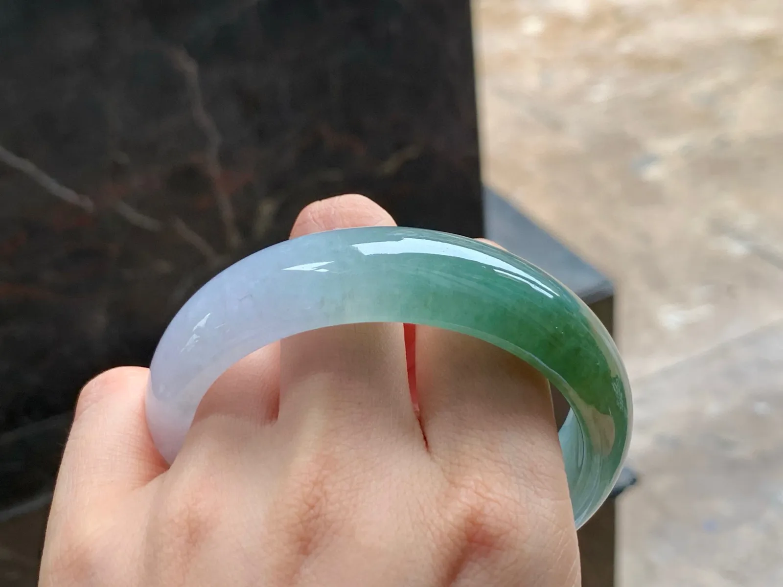 宽版手镯
水润独特 59.3/16.2/8mm