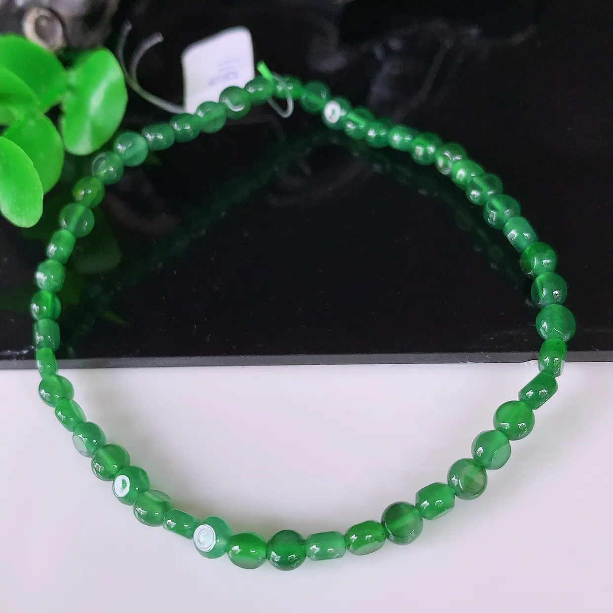 自然光实拍，冰种满绿翡翠手串手链，种老水足，冰清玉润  颜色漂亮  #49.12取一尺寸3.8-2.
