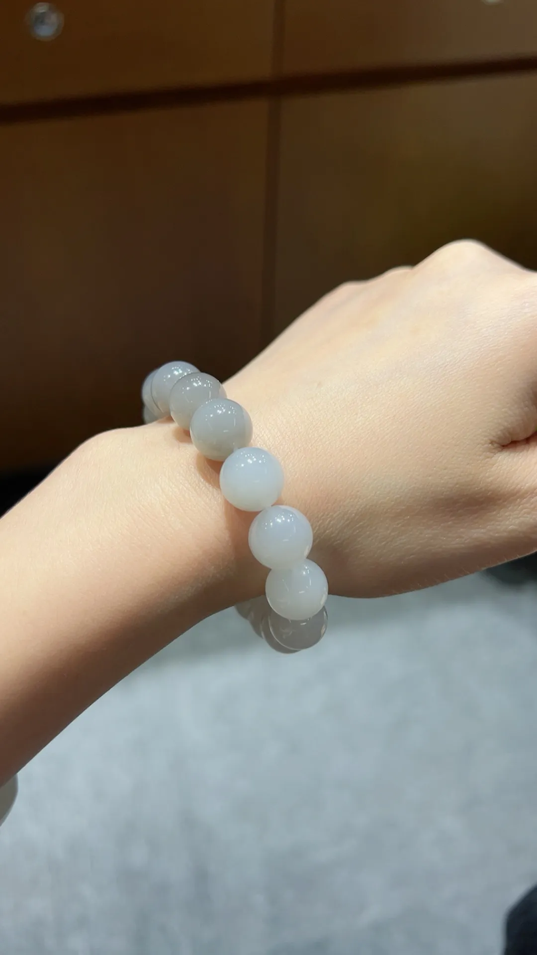 渐变烟紫手串

尺寸12mm
