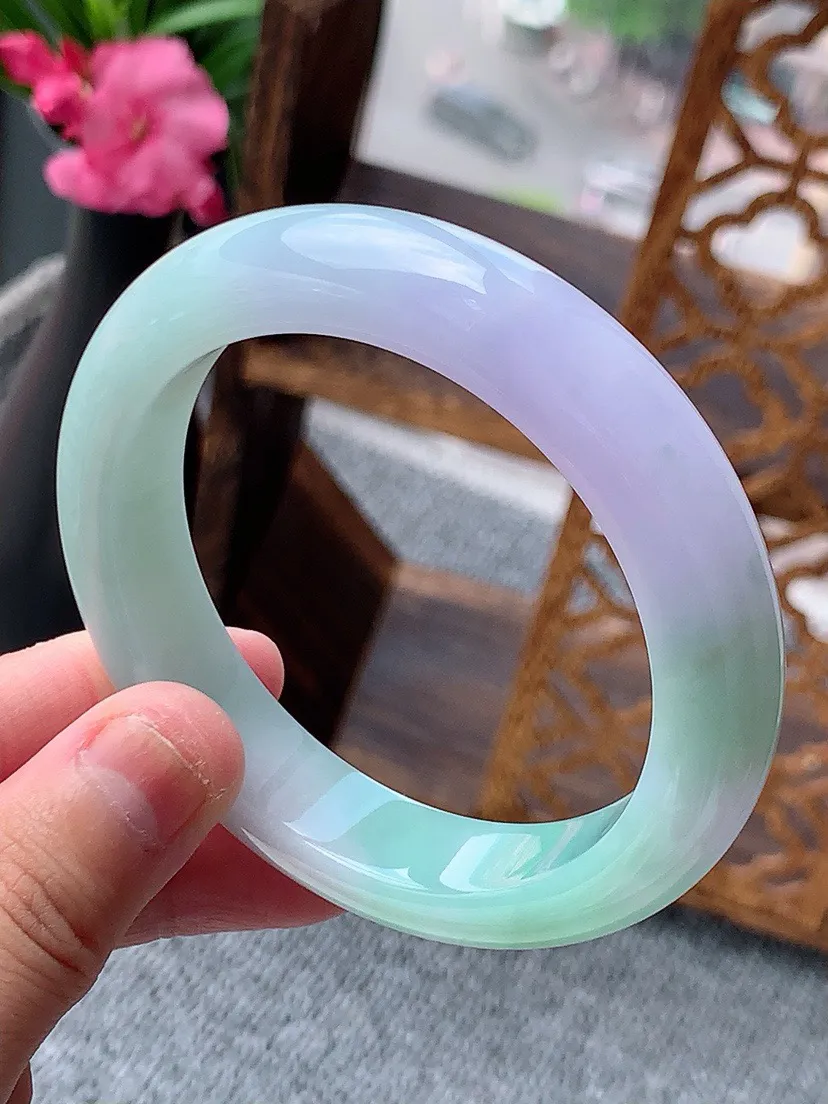 a货翡翠老坑春彩紫罗兰飘绿厚装正装正圈手镯56-57圈口尺寸56×12.7×9mm 重量66.00g
