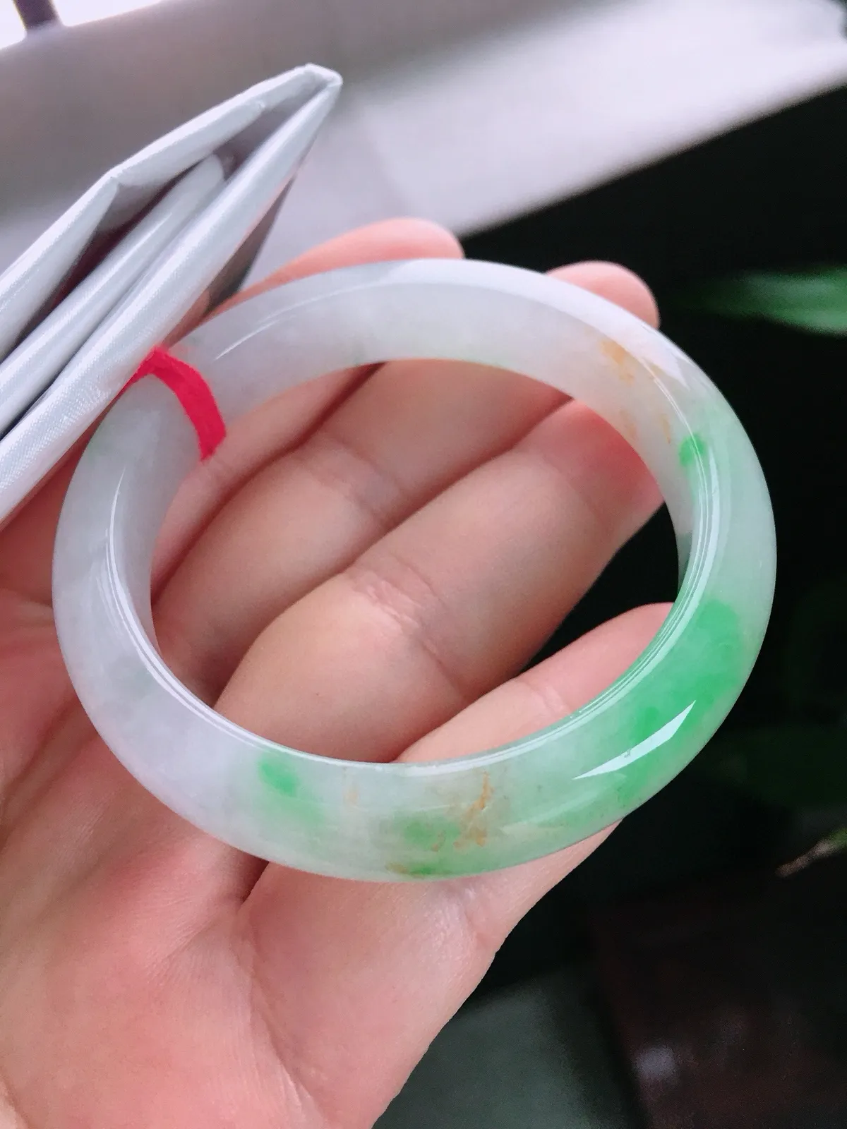 圈口53.2，正圈手镯，小圈口，黄绿，玉质冰润细腻，尺寸53.2-11.5-7.6mm
