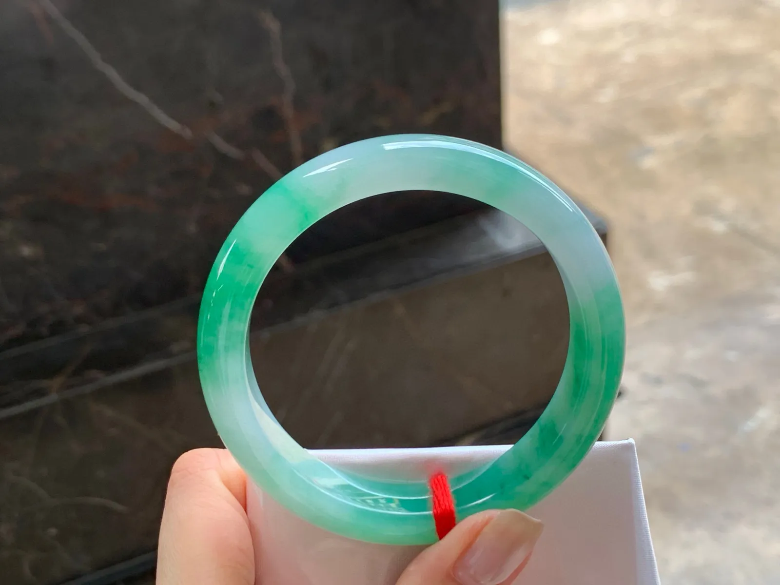 带色手镯
玉质细腻 58/13.4/8.8mm