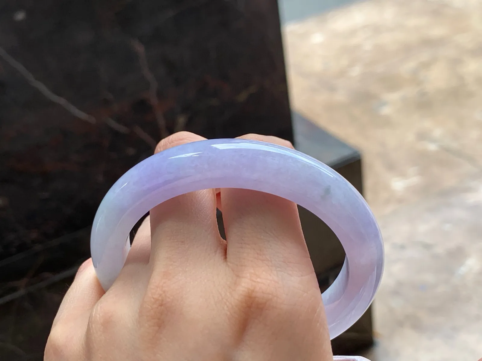 春色大圈手镯
颜色漂亮 61.7/12.3/9.8mm