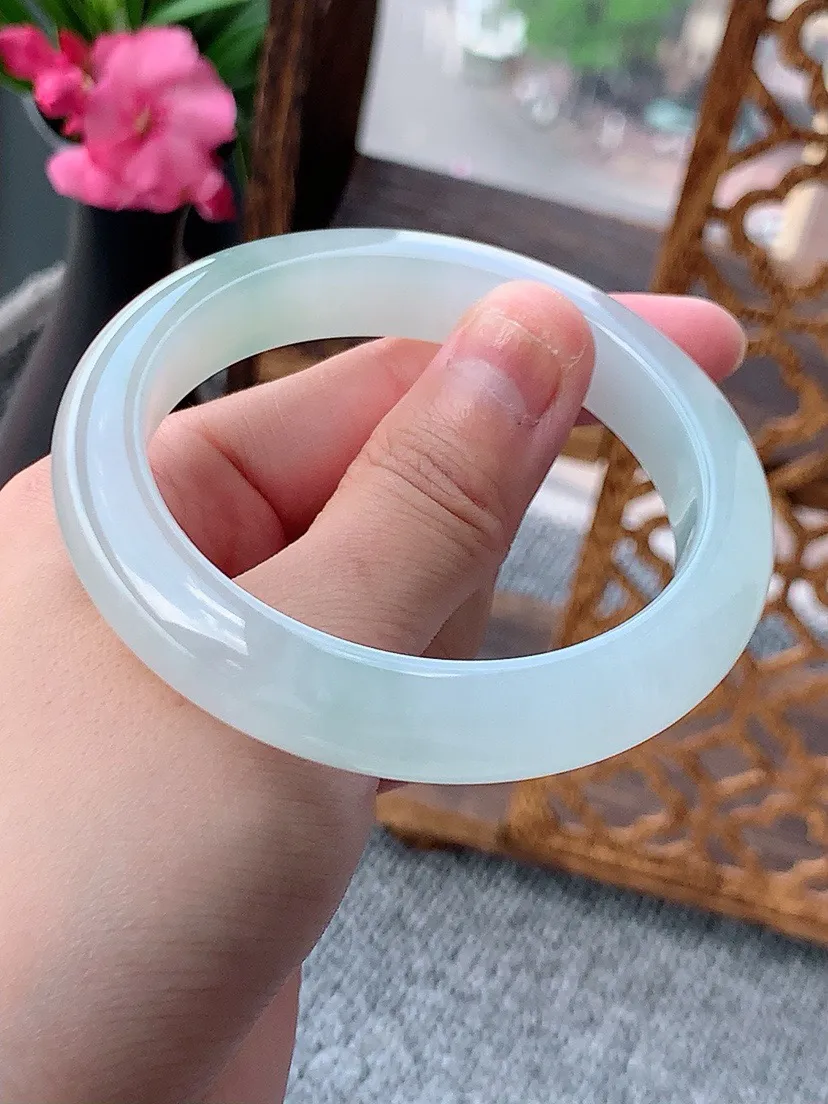 a货翡翠老坑白月光正装正圈手镯55-56圈口 尺寸55.8×11.4×9mm 重量58.23g 0702