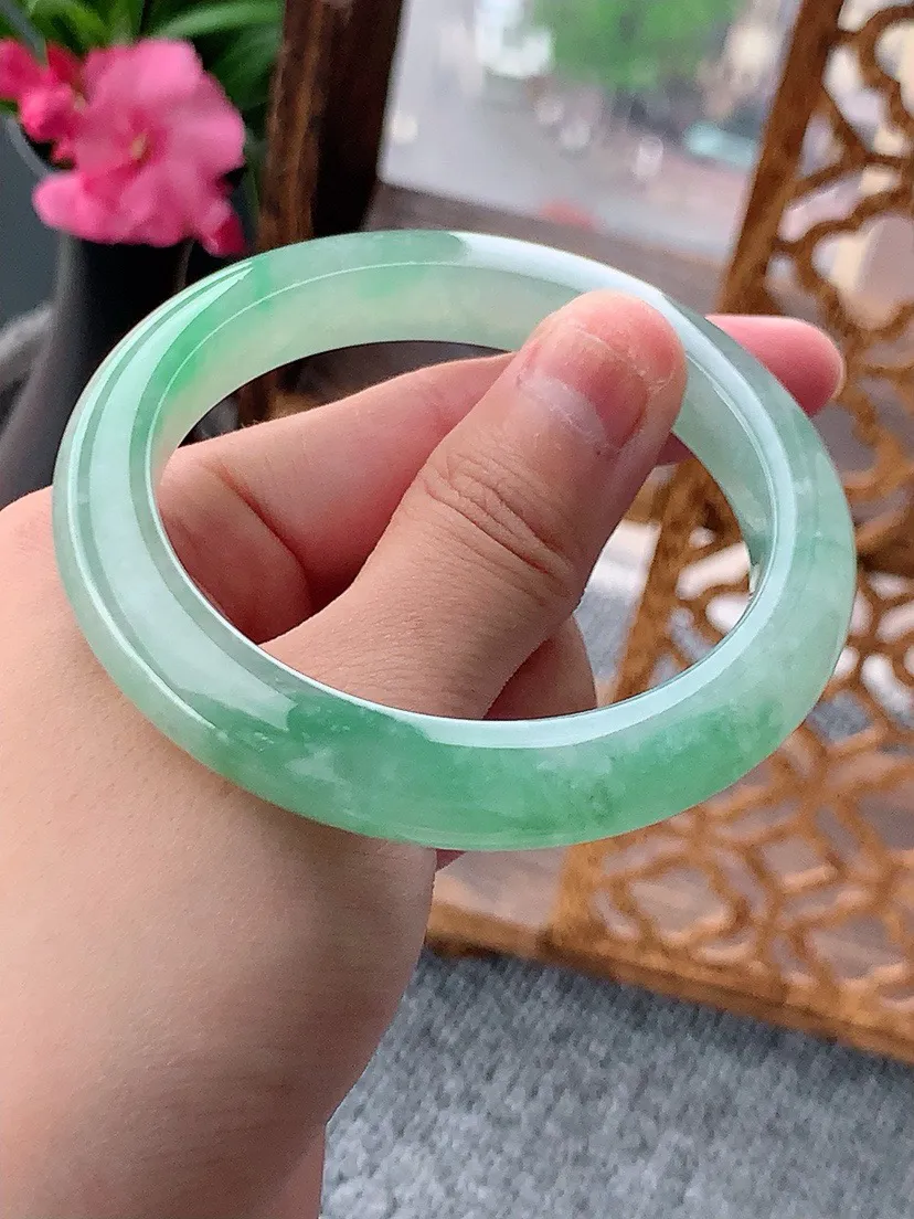 a货翡翠老坑冰种晴绿正装正圈手镯54-55圈口 尺寸54.3×9.6×9mm 重量50.27g 0702