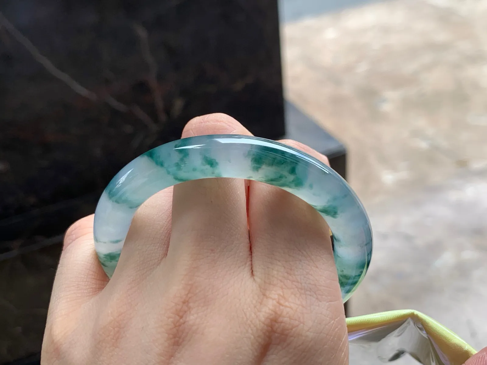 冰种飘花福镯
种老53.1/9.9mm