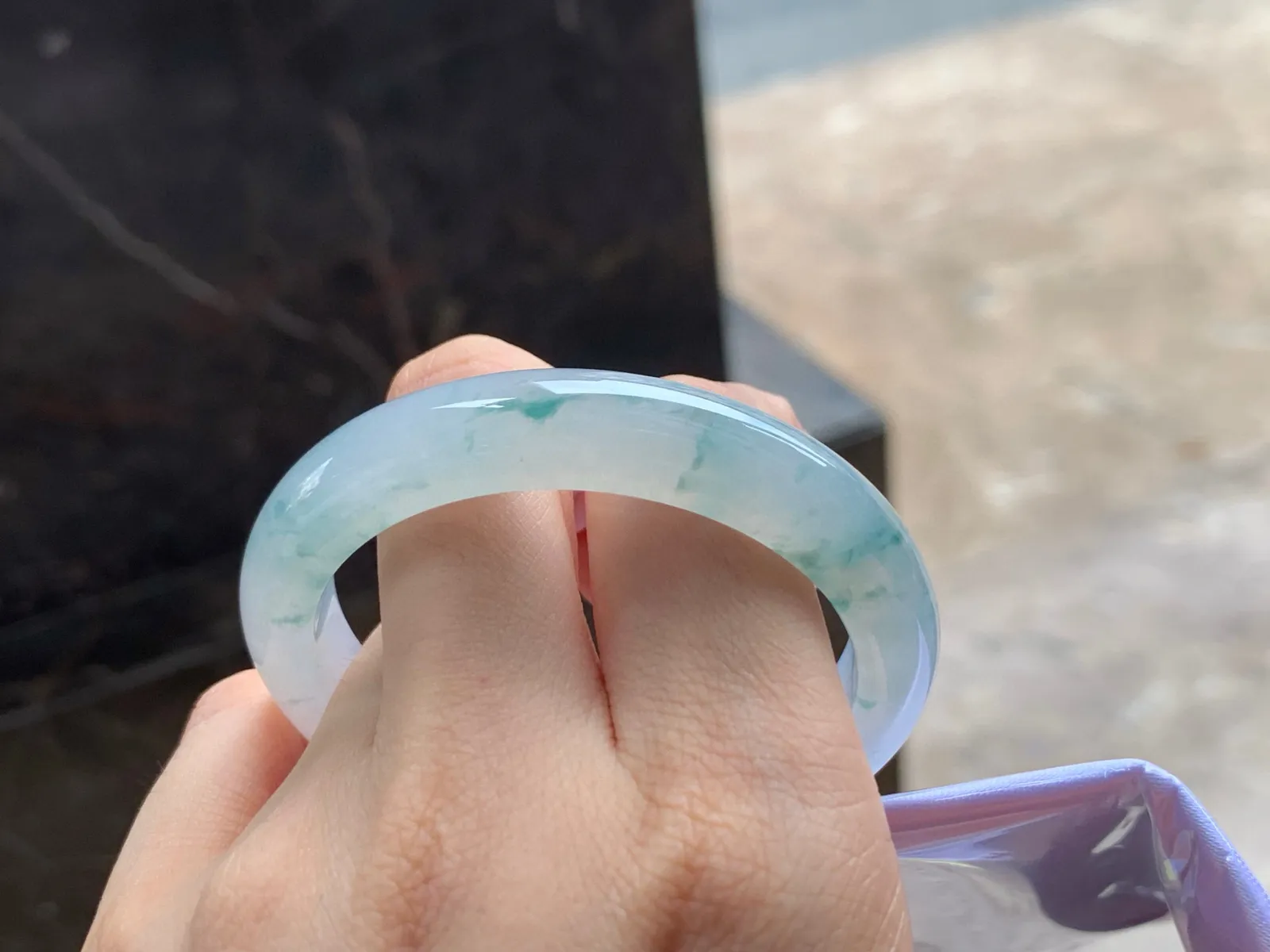 冰飘花手镯
水润56.3/14.8/8.3mm