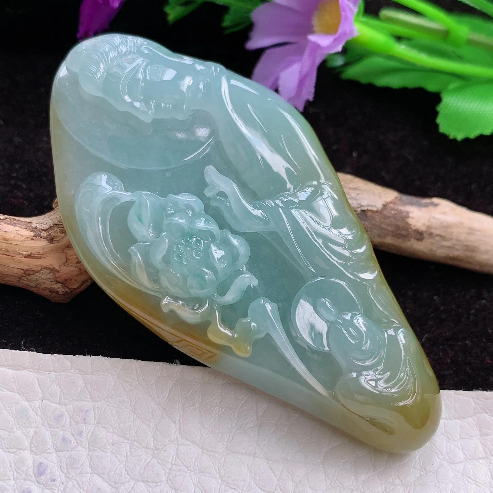 Lz实拍71.5*37.3*11.8特色双彩翡翠A货精雕冰胶花开见佛玉观音玉吊坠