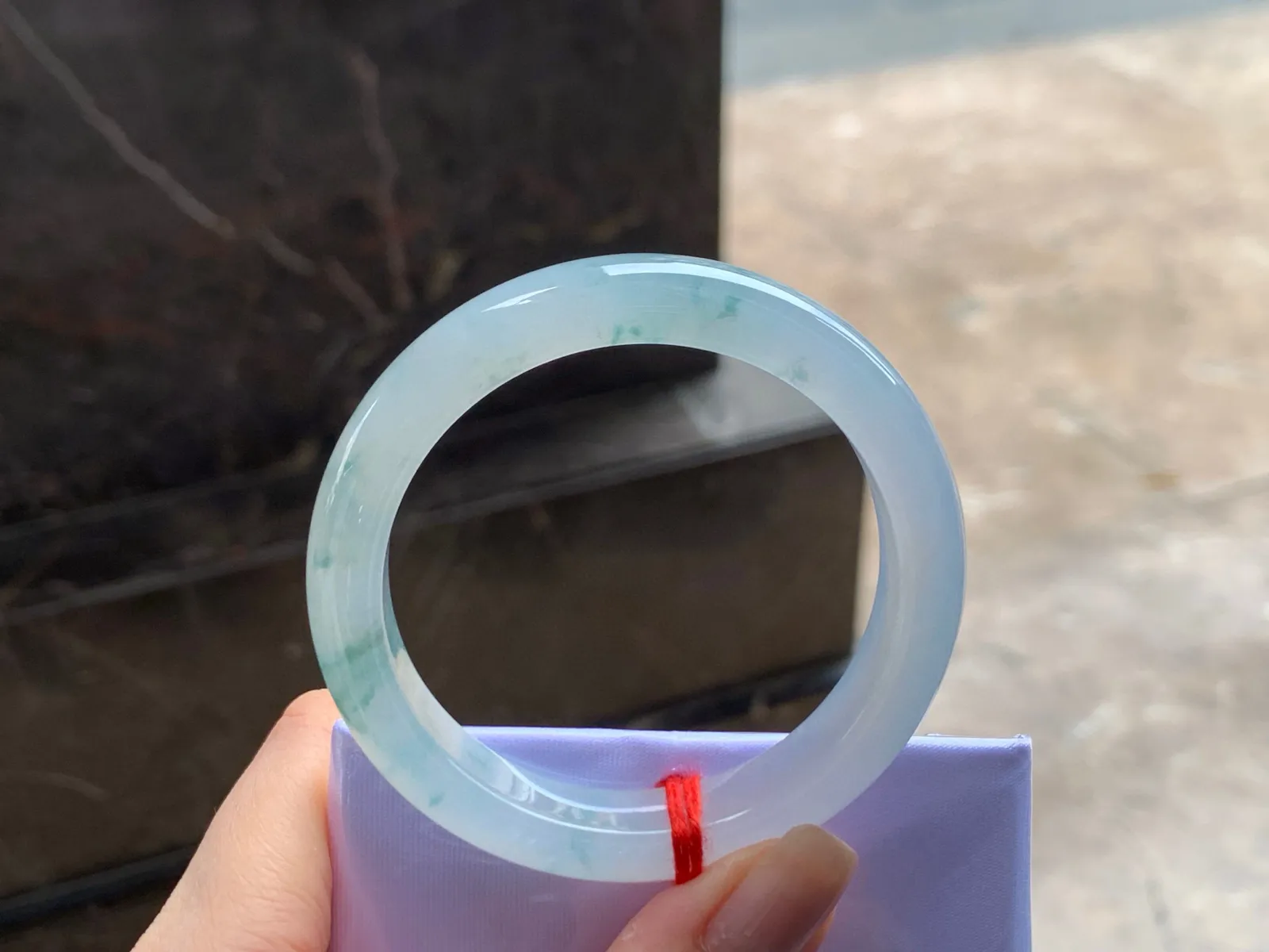 冰飘花手镯
水润56.3/14.8/8.3mm