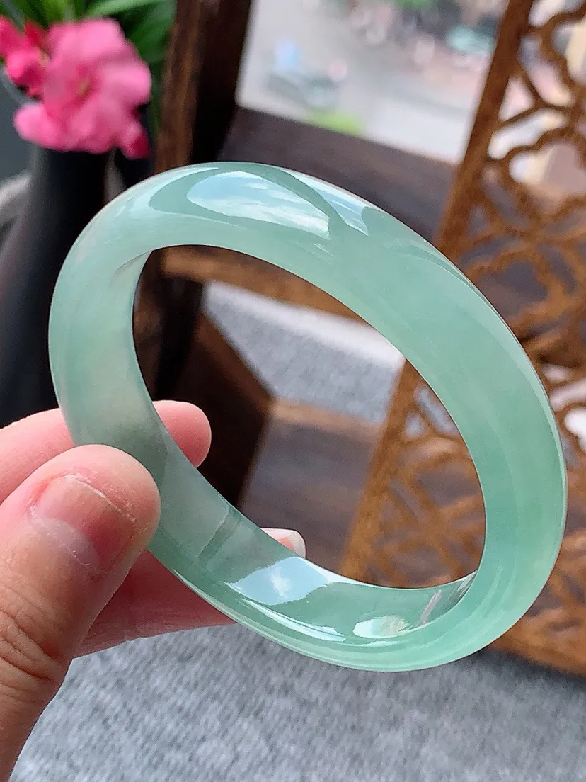 a货翡翠老坑冰种晴水贵妃手镯53-54圈口 尺寸53.5×46.5×12.5×6.7mm 重量43.