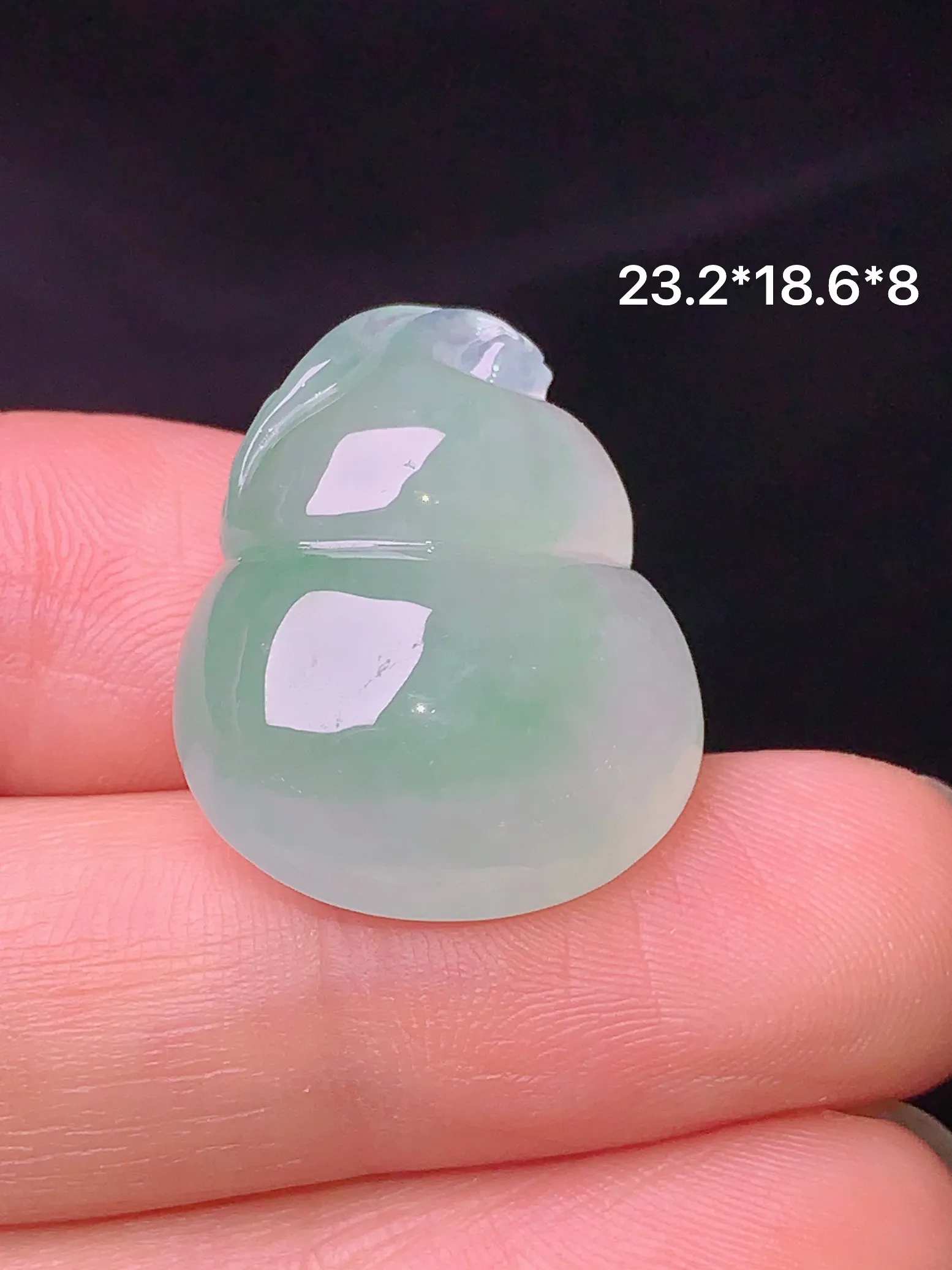 镶嵌款 飘绿葫芦吊坠 玉质细腻 水润亮眼 整体尺寸23.2*18.6*8
