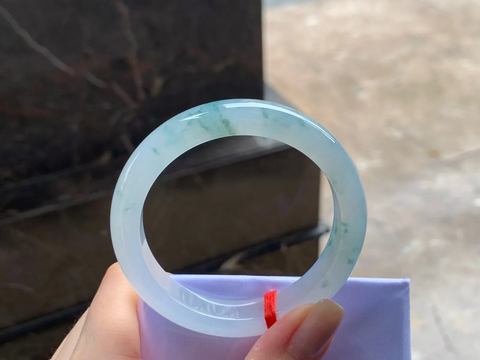 冰飘花手镯
水润56.3/14.8/8.3mm