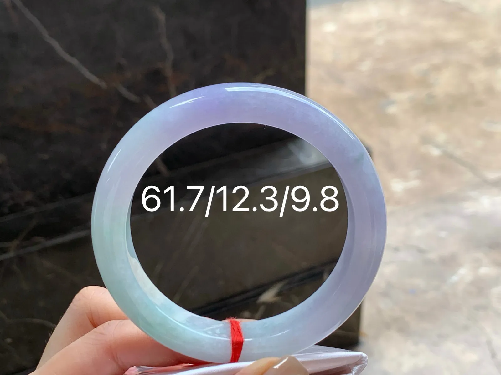 春色大圈手镯
颜色漂亮 61.7/12.3/9.8mm