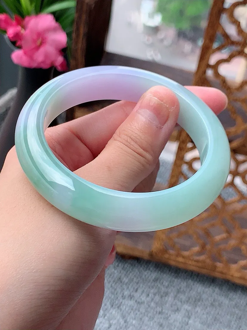 a货翡翠老坑春彩紫罗兰飘绿厚装正装正圈手镯56-57圈口尺寸56×12.7×9mm 重量66.00g 0702