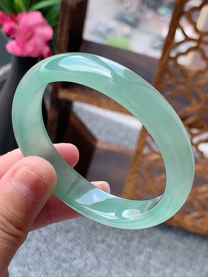 a货翡翠老坑冰种晴水贵妃手镯53-54圈口 尺寸53.5×46.5×12.5×6.7mm 重量43.